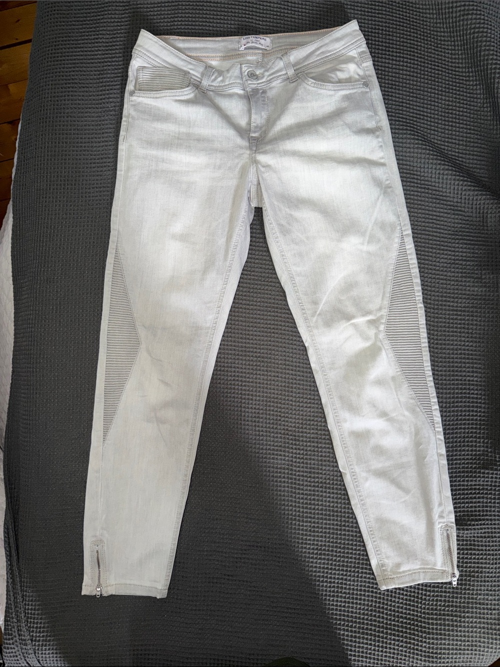 Lisa Campione est 1989 Del Garda Italy Slim Moto-Panel Skinny Jeans in White 40